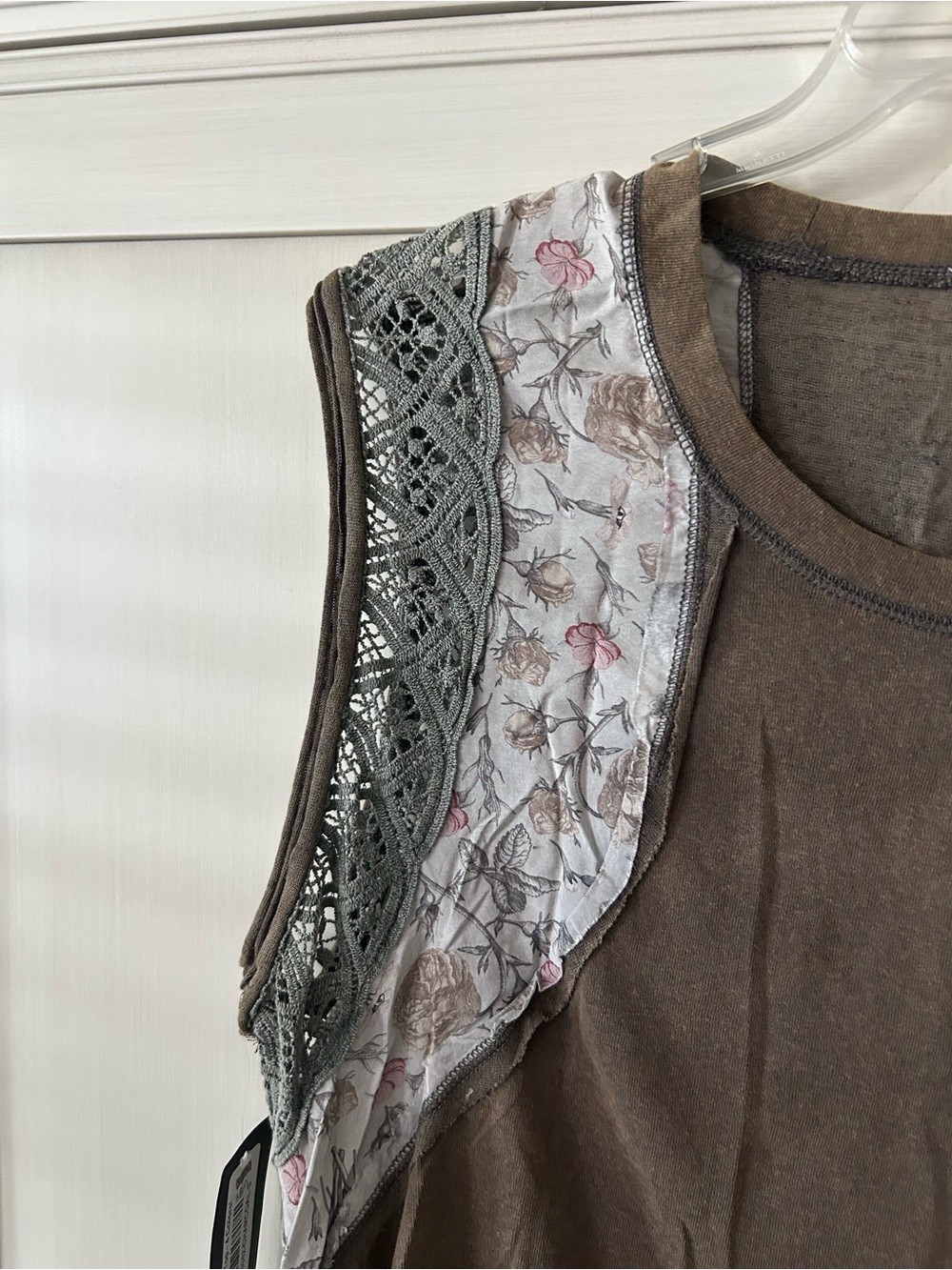 POL Brown Crochet-Trim Tank with Floral Panels - Picture 3 of 8